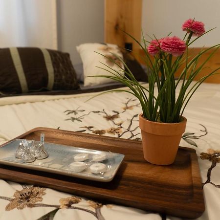 אנקורג' Trinity Escapes - Two Bedroom Two Bathroom Full Apartment Near Airport מראה חיצוני תמונה