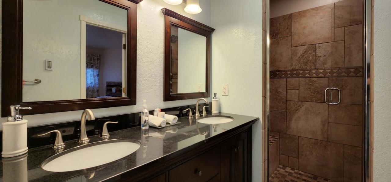 אנקורג' Trinity Escapes - Two Bedroom Two Bathroom Full Apartment Near Airport מראה חיצוני תמונה